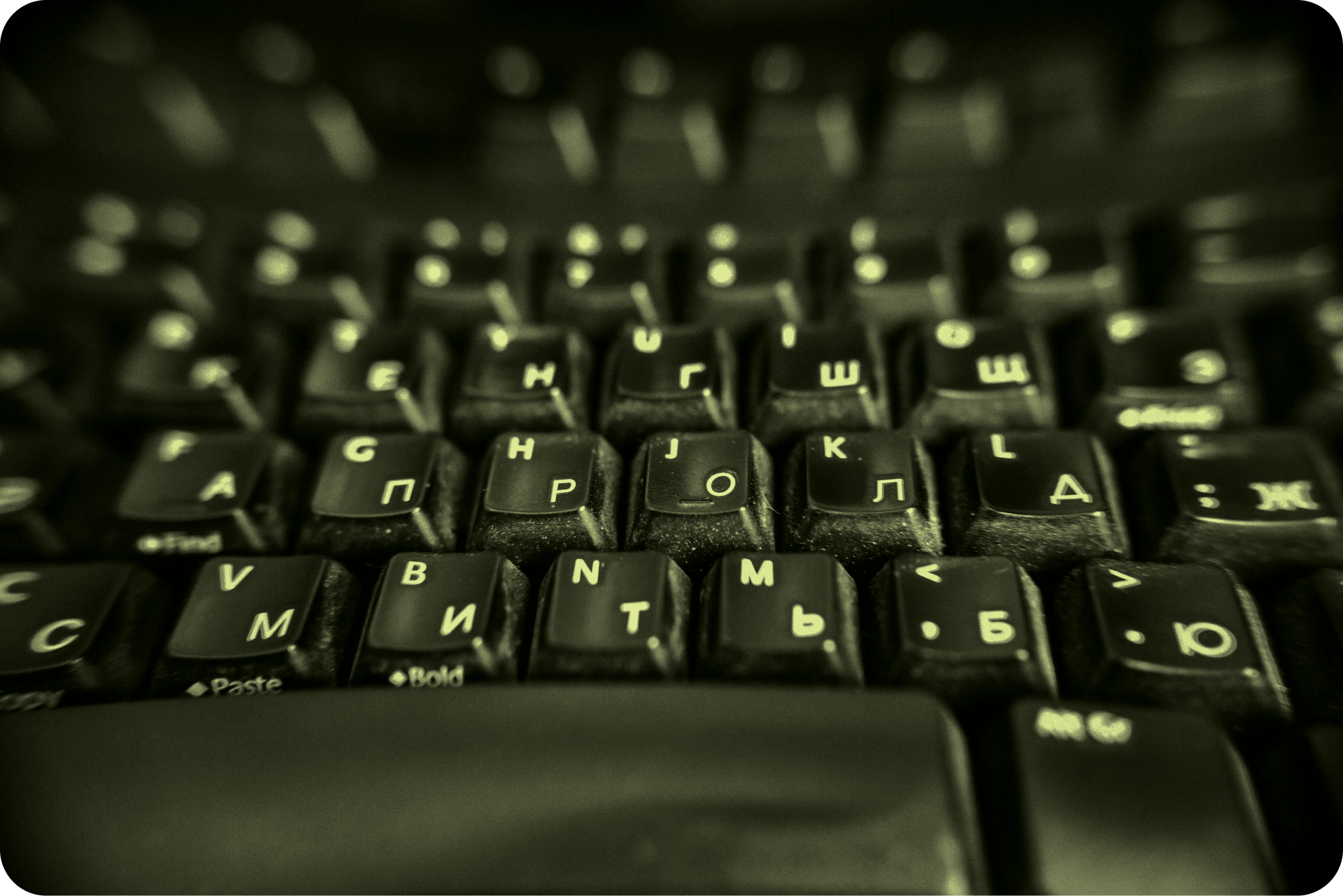 old-computer-keyboard-black-and-white-photography-2022-10-31-21-37-32-utc 1 (1) (1)